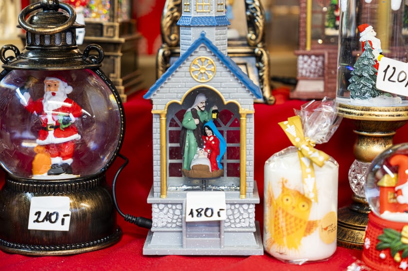 Jarmark Bożonarodzeniowy 2024 we Wrocławiu - na zdjęciach produkty, które można kupić na jarmarku